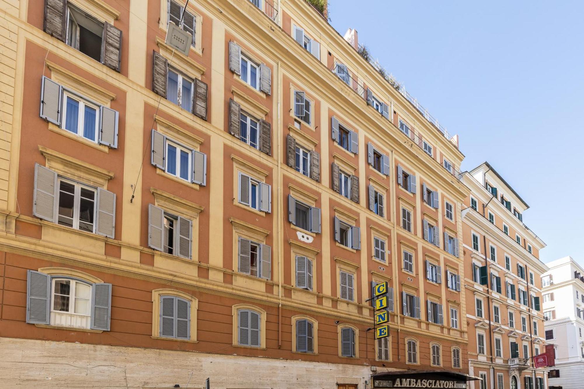 Hostly-puccini Luxury Home-near Colosseum & Trevi Roma