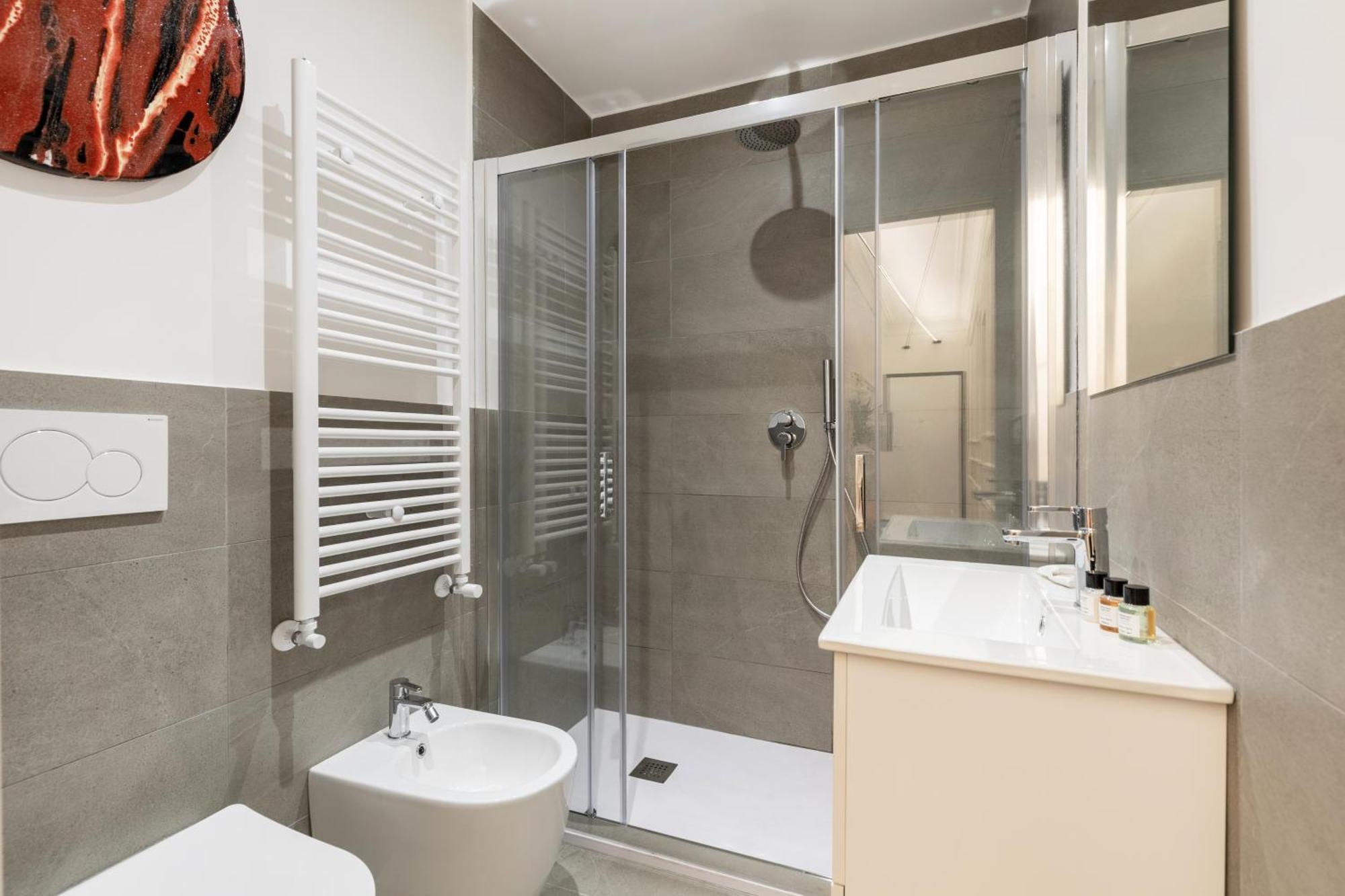 Hostly-puccini Luxury Home-near Colosseum & Trevi * Roma