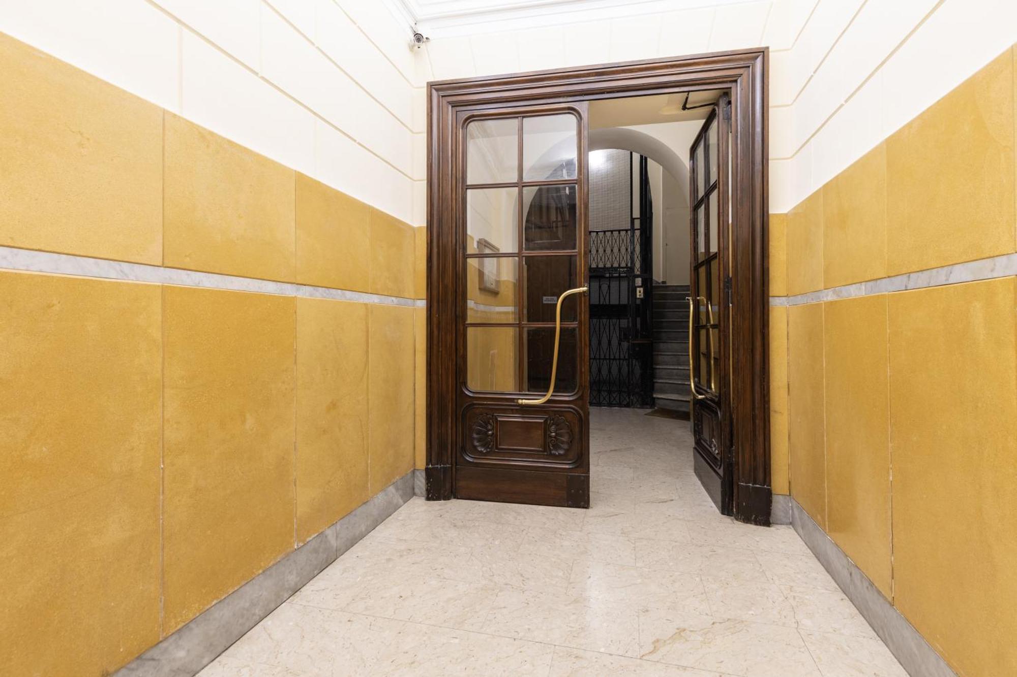 Appartamento Hostly-puccini Luxury Home-near Colosseum & Trevi Roma