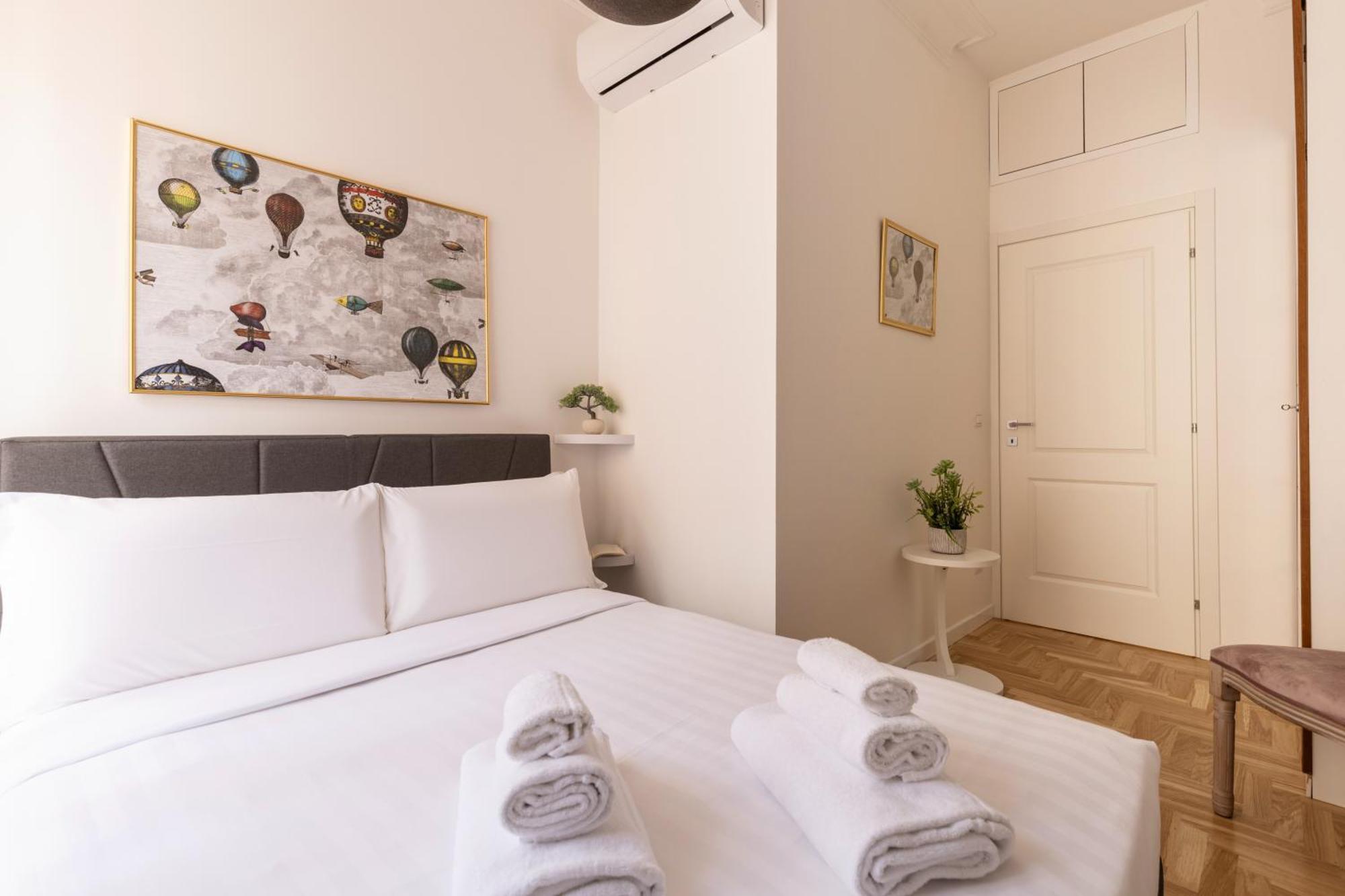 Hostly-puccini Luxury Home-near Colosseum & Trevi * Roma