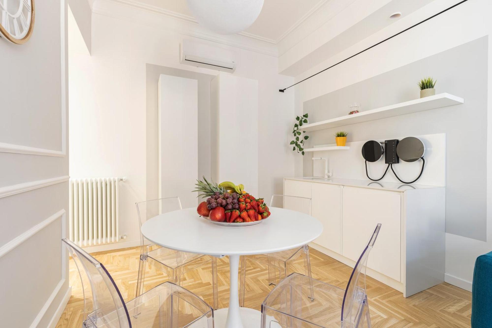 Hostly-puccini Luxury Home-near Colosseum & Trevi * Roma